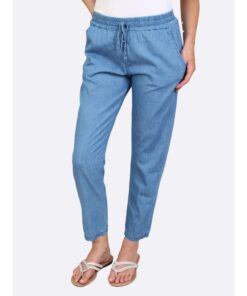 Alternative view of ANNA MENOTTI HOUSU Keskisininen